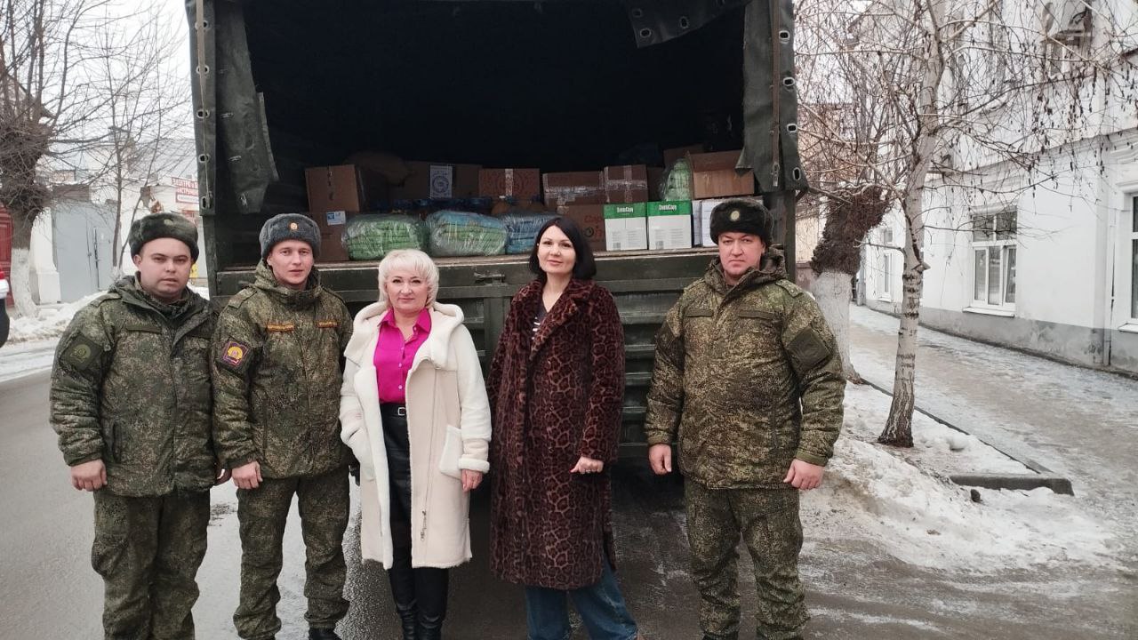 «Много всего очень нужного»: тонну гуманитарной помощи отправили вольчане саратовским бойцам